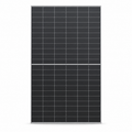 Panel solar Jinko 720 W bifacial — vista frontal con encuadre uniforme, imagen editada a partir de la referencia del producto